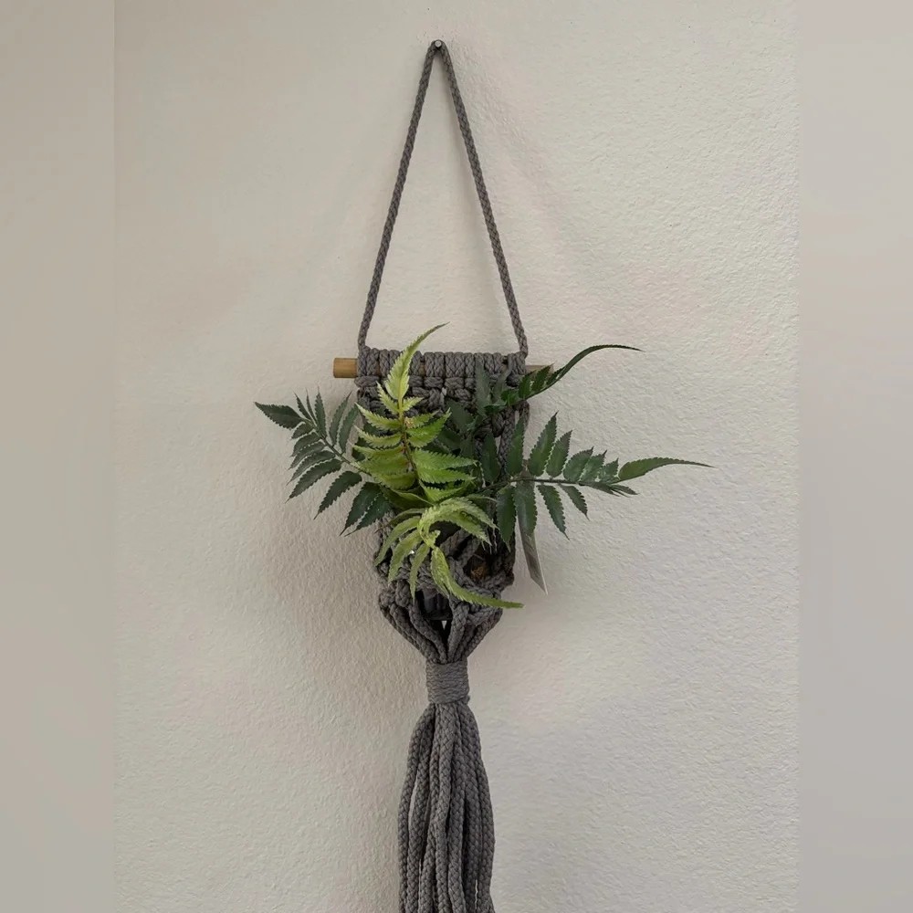 NWT Primitive Planters Gray Macrame Wall Plant Hanger With Wood Dowel, For Plant